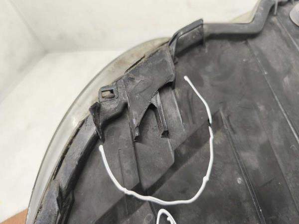 PHARE DROIT VW - Vue 3